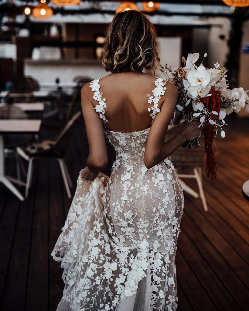 backless lace dress
